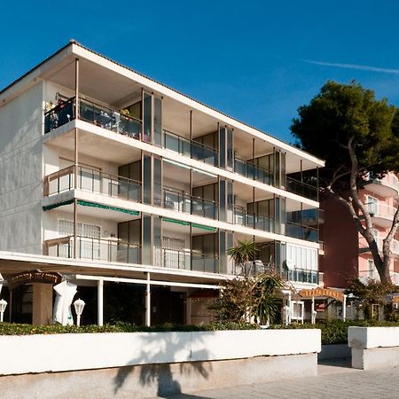 Apartamentos Turisticos Augustus كامبريلس المظهر الخارجي الصورة