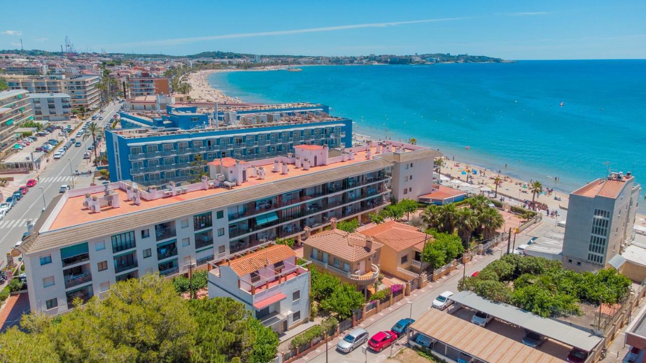 Apartamentos Turisticos Augustus كامبريلس المظهر الخارجي الصورة