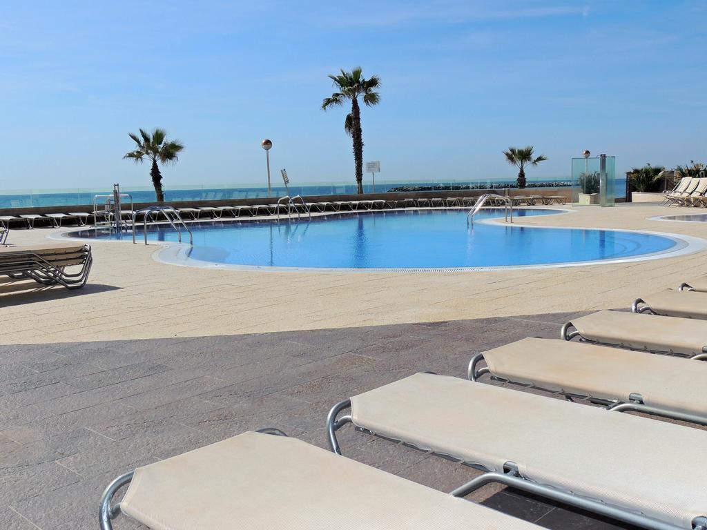 Apartamentos Turisticos Augustus كامبريلس المظهر الخارجي الصورة