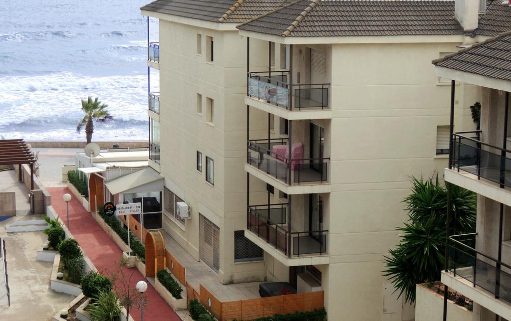 Apartamentos Turisticos Augustus كامبريلس المظهر الخارجي الصورة