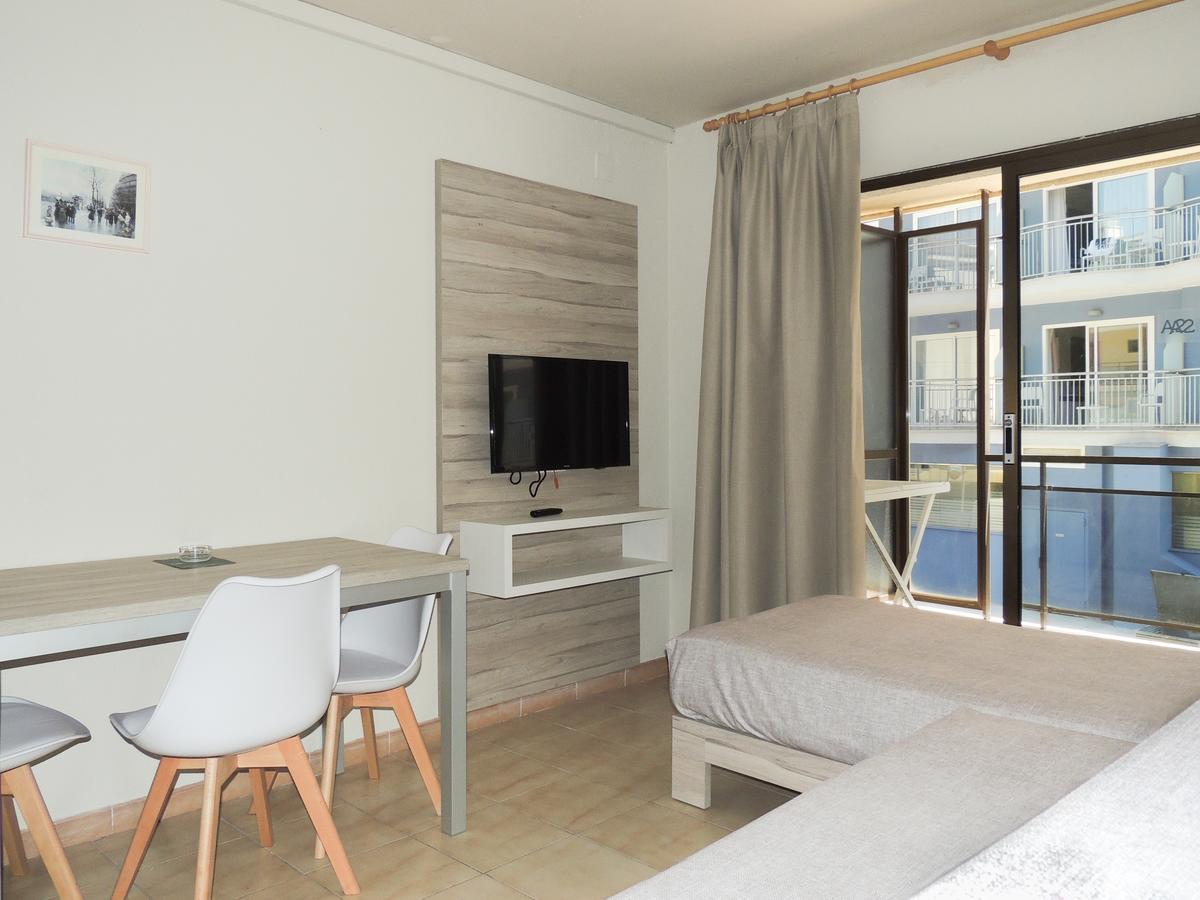 Apartamentos Turisticos Augustus كامبريلس المظهر الخارجي الصورة