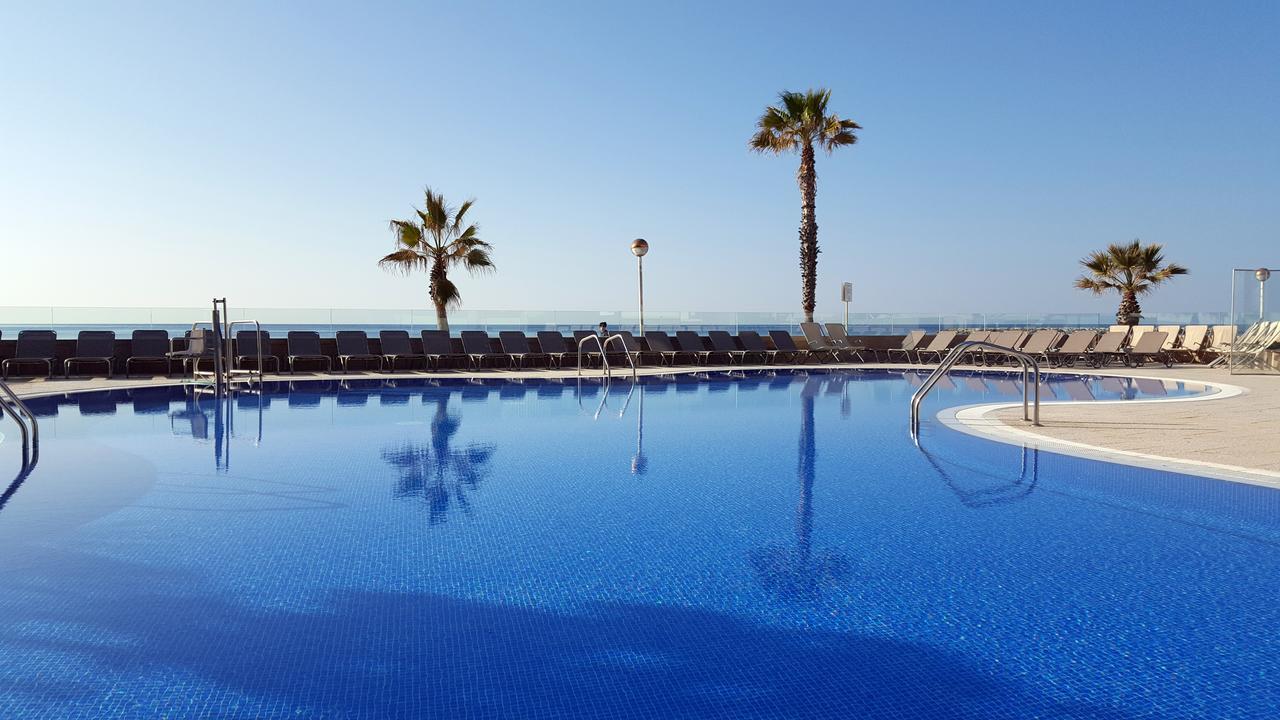 Apartamentos Turisticos Augustus كامبريلس المظهر الخارجي الصورة